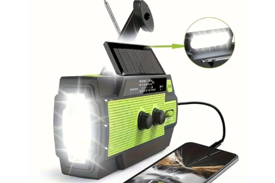 Rádio de emergência portátil AM/FM com energia solar e manivela, lanterna LED multifuncional, carregador USB telemóvel e alarme — ideal para emergências. Rádio de emergência portátil AM/FM com energia solar e manivela, lanterna LED multifuncional, carregador USB telemóvel e alarme — ideal para emergências.